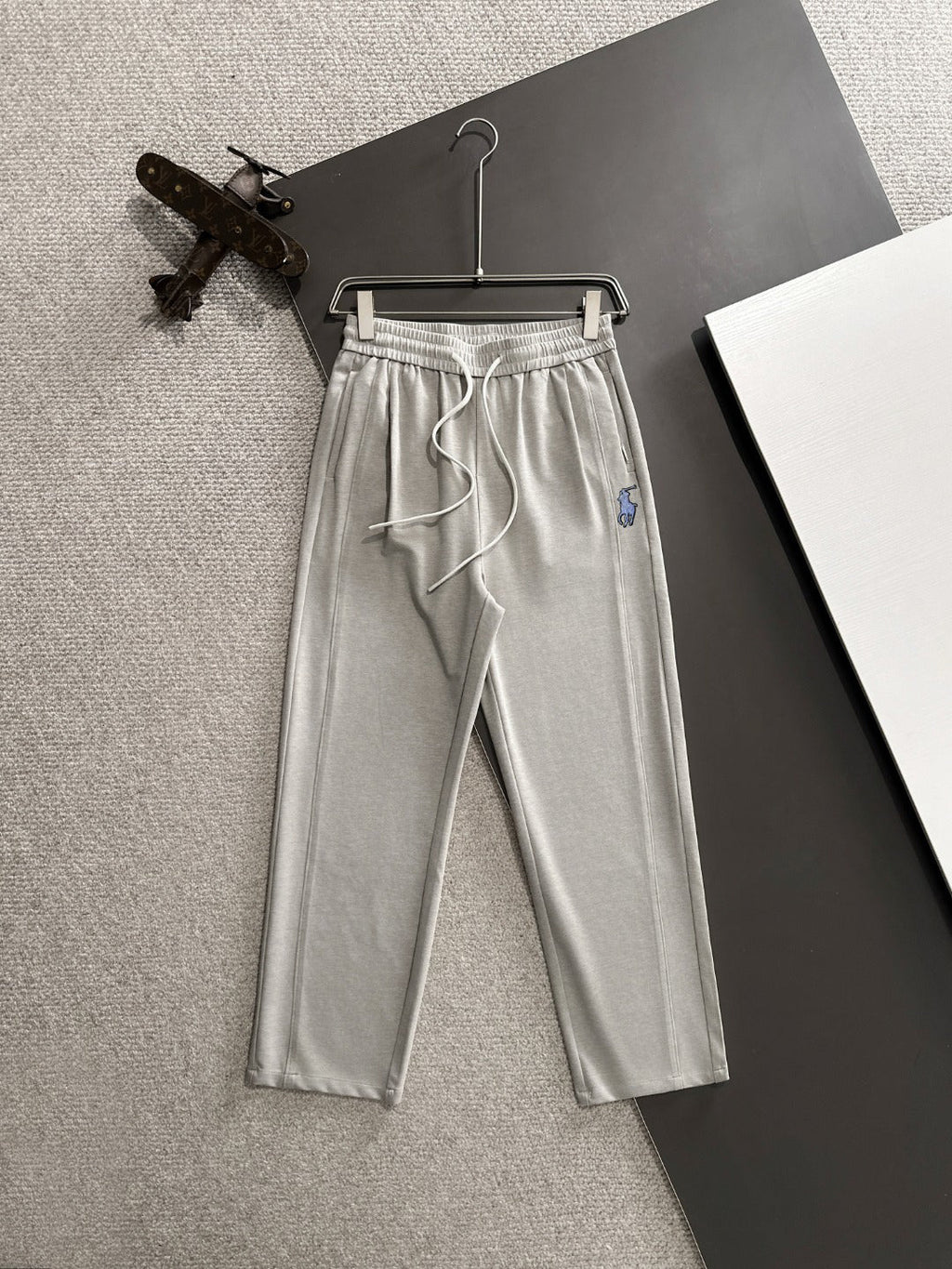 Ralph Lauren Men's Grey Drawstring Straight‑Leg Sweatpants